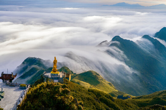 Sunrise on top of Fansipan mountain