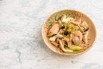 鶏肉とシメジとネギの和え物