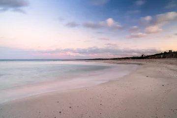 Crédence de cuisine en verre imprimé Plage de La Pelosa, Sardaigne, Italie coucher de soleil sur la pittoresque plage de sable blanc et les eaux turquoises de la plage de La Pelosa