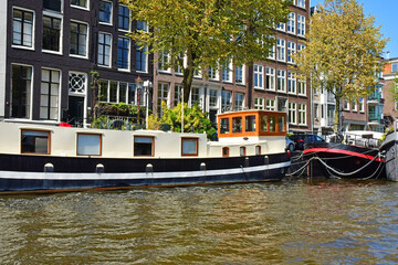 Fototapeta na wymiar Amsterdam, Netherlands - may 22 2022 : touristy city centre