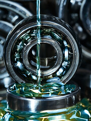 Lubricating oil. Ball bearing.