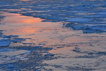 Sunset cruising on Floating ices 