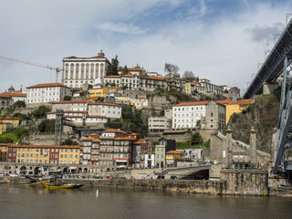 Fototapeta na wymiar Die Stadt Porto am Douro