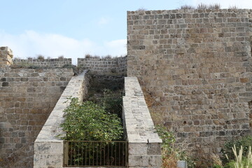 Fototapeta na wymiar Wall of an ancient fortress in northern Israel.
