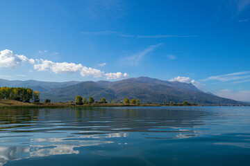 Obraz premium Magnificent clouds in the sky. Blue lake landscape. Iznik, Bursa, Turkey.
