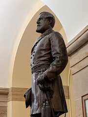 statue of Robert E. Lee