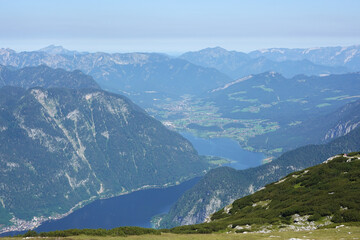 Fototapeta premium The view of Hallstatt lake from Krippenstein mountain, Hallstatt, Austria 