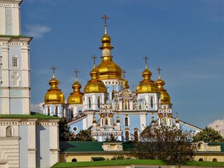 Fototapeta na wymiar Golden-domed St. Michael's Cathedral in the city of Kyiv, Ukraine 