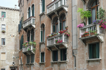 Fototapeta na wymiar Venice window boxes