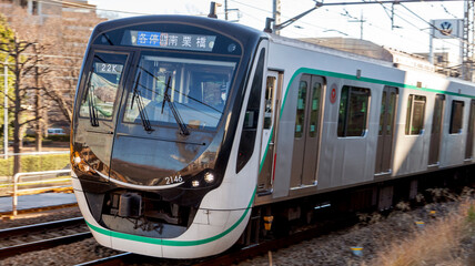Obraz premium 走行中の電車