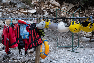 mountain rafting equipment
vest ,helmet ,paddle ,boat ,lifebuoy