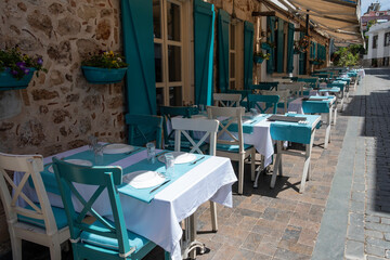 Fototapeta na wymiar Restaurant interior with blue and white colour scheme