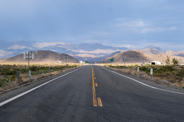 Fototapeta na wymiar La Highway 50 est la route considérée comme la plus désertique aux USA
