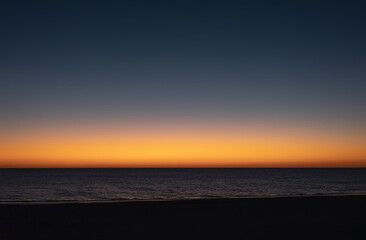 Fototapeta premium Sunset on the ocean coast