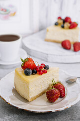 New York cheesecake with fresh berries
