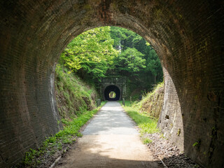 廃線のトンネル