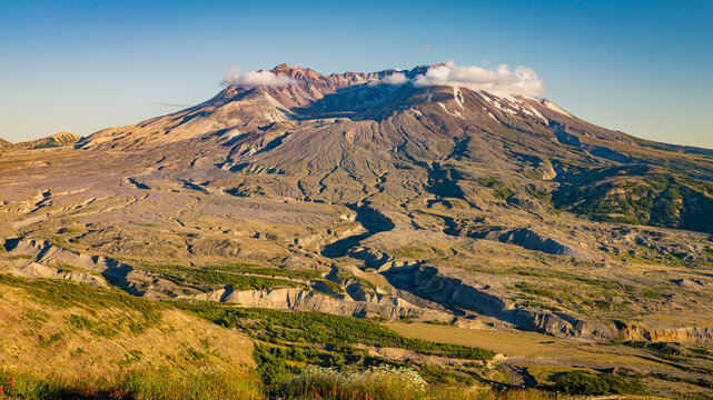 The breathtaking views of the volcano Mount St. Helens destroyed landscape and barren lands. Harry's Ridge Trail. Mount St Helens National Park, South Cascades in Washington State, USA