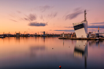 Fototapeta premium sunset over the harbor