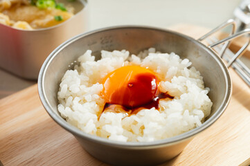 醤油をかけた卵かけご飯
