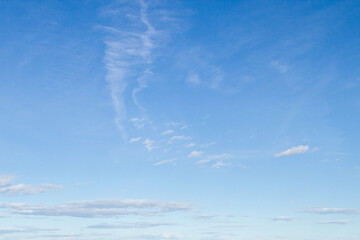 Naklejka premium bright blue sky with clouds