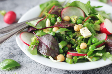 Green salad with asparagus and radish