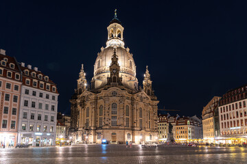 Fototapeta na wymiar Dresden Frauenkirche at night