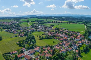 Idyllischer Ausblick auf Apfeldorf im Lechrain