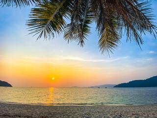 Fototapeta na wymiar View of Sunset beach in koh Lipe, Thailand