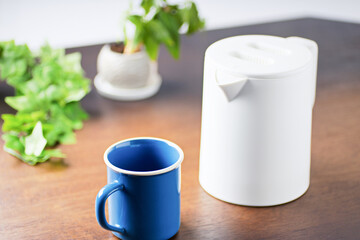 Obraz premium 爽やかな朝のダイニングテーブル