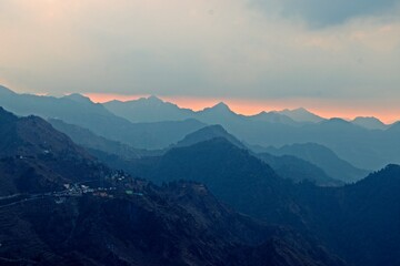 landscape view of uttrakhand mountains 
