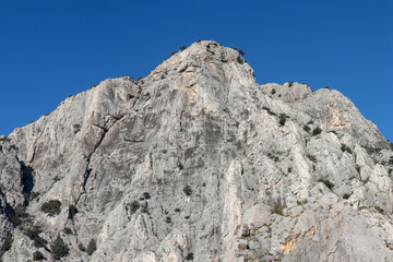 A beautiful view of the rocks suitable for climbing.