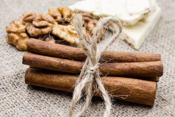 cinnamon sticks