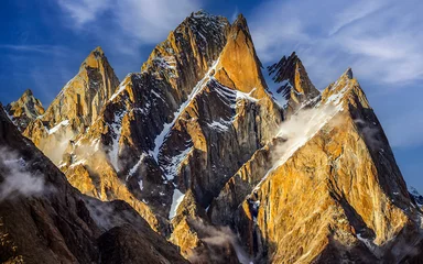 Tableaux ronds sur aluminium brossé K2 The great Trango towers and glacier near the K2 peak the second highest mountain on the earth