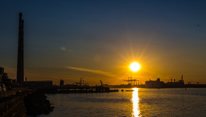 Fototapeta premium sunset in the harbor