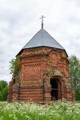 Fototapeta premium abandoned orthodox chapel