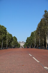 Obraz premium The Mall to Victoria Memorial in London, England United Kingdom