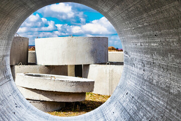 Reinforced concrete rings for the installation of underground we