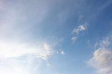 Obraz premium White clouds on the blue sky