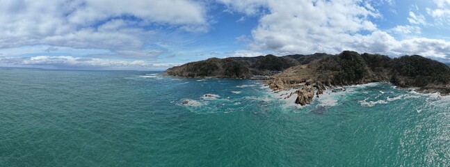 京丹後市　まるで海外の様な山陰海岸ジオパーク　荒れる冬の綺麗な日本海