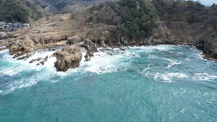 京丹後市　まるで海外の様な山陰海岸ジオパーク　荒れる冬の綺麗な日本海