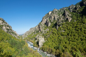 Naklejka na ściany i meble Griechenland - Nationalpark Vikos-Aoos - Fluss Aoos