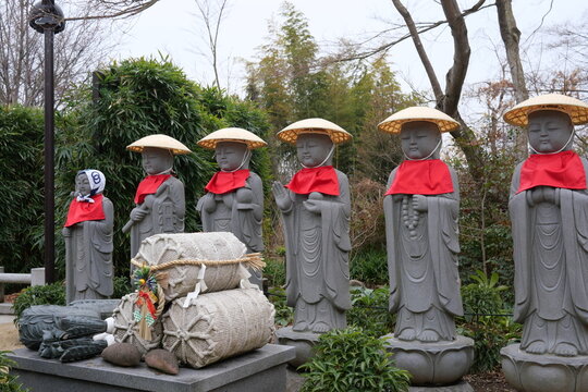 美濃焼 お地蔵さん 笠地蔵 笠地蔵 Images – Browse 71 Stock Photos, Vectors, and Video