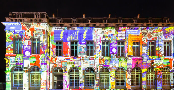 Spectacle son et lumi&egrave;re "Les Nuits Lumi&egrave;res" du 1 juillet au 31 ao&ucirc;t 2020 &agrave; Bourges, projet&eacute; sur l'ancien Archev&ecirc;ch&eacute;