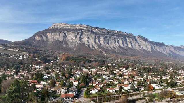 Ville de Meylan sur les pieds de la Chartreuse