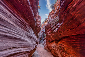 Red Canyon aka Peek-A-Boo Slot