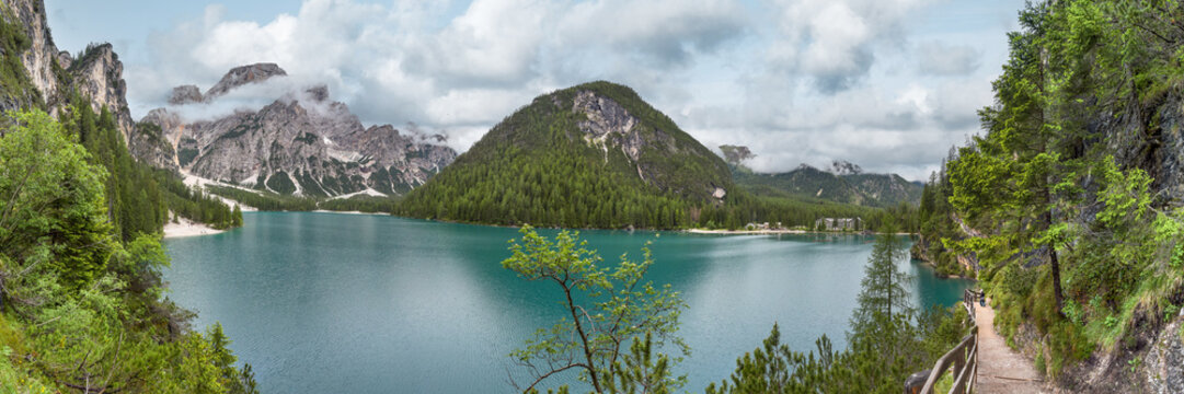 Panoramafoto Pragser Wildsee / Dolomiten