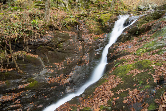 Dark Hollow Falls in autumn in Shenandoah National Park, Blue Ridge Mountains, Virginia.