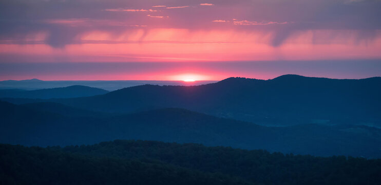 Sunrise over the Blue Ridge Mountains, viewed from Skyline Drive, Shenandoah National Park, Virginia.