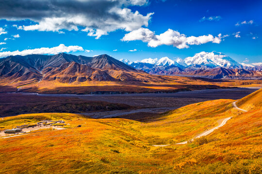 Mount Denali, Mount Eielson and Eielson Visitor Center, Denali National Park, Alaska, USA