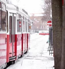 Poster tram in de stad © Agata Kadar